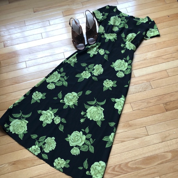 Vintage 90s black and green floral maxi dress - Picture 2 of 8